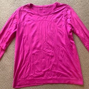 super cute long sleeve swiftly lulu top!!